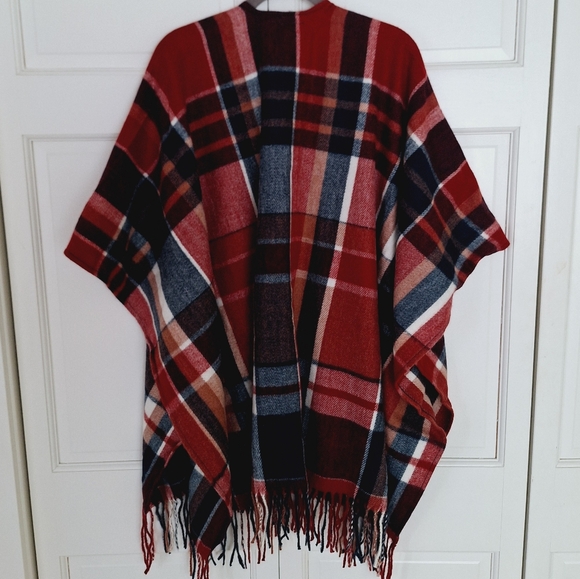 Woolrich plaid fringed shawl - Picture 3 of 4